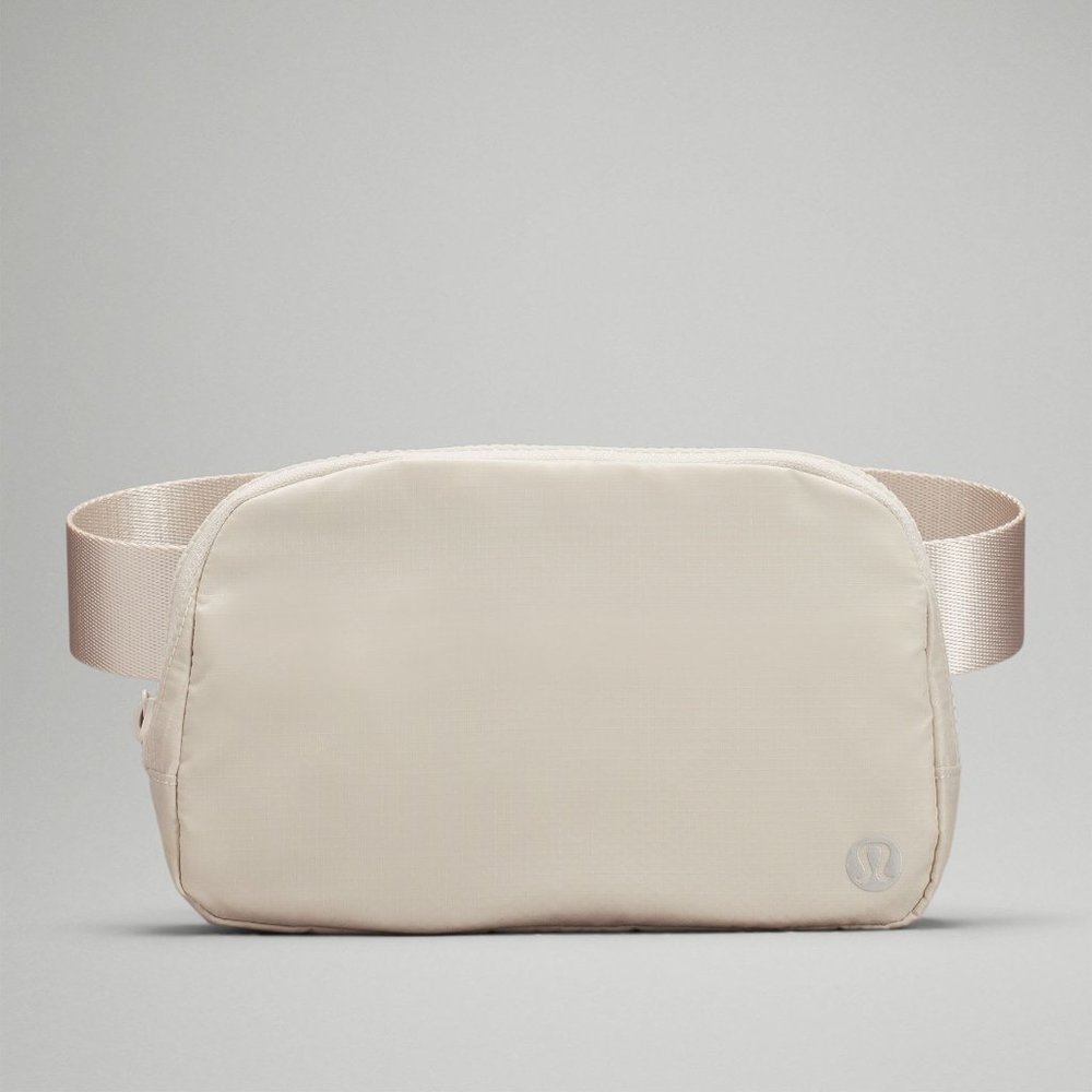 Lululemon Everywhere Belt Bag Opal White